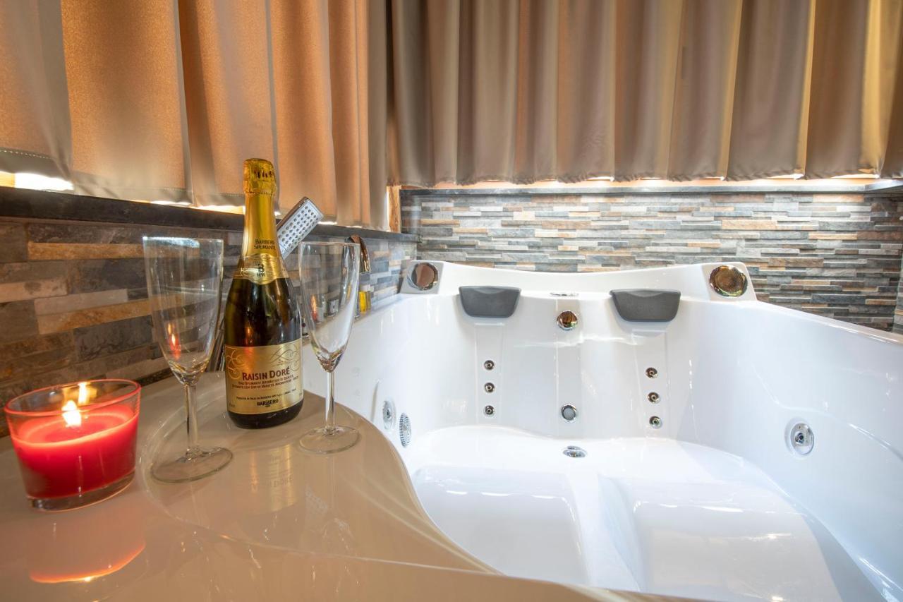 Virtus Prestige - Rooms & Apartments Рим Экстерьер фото