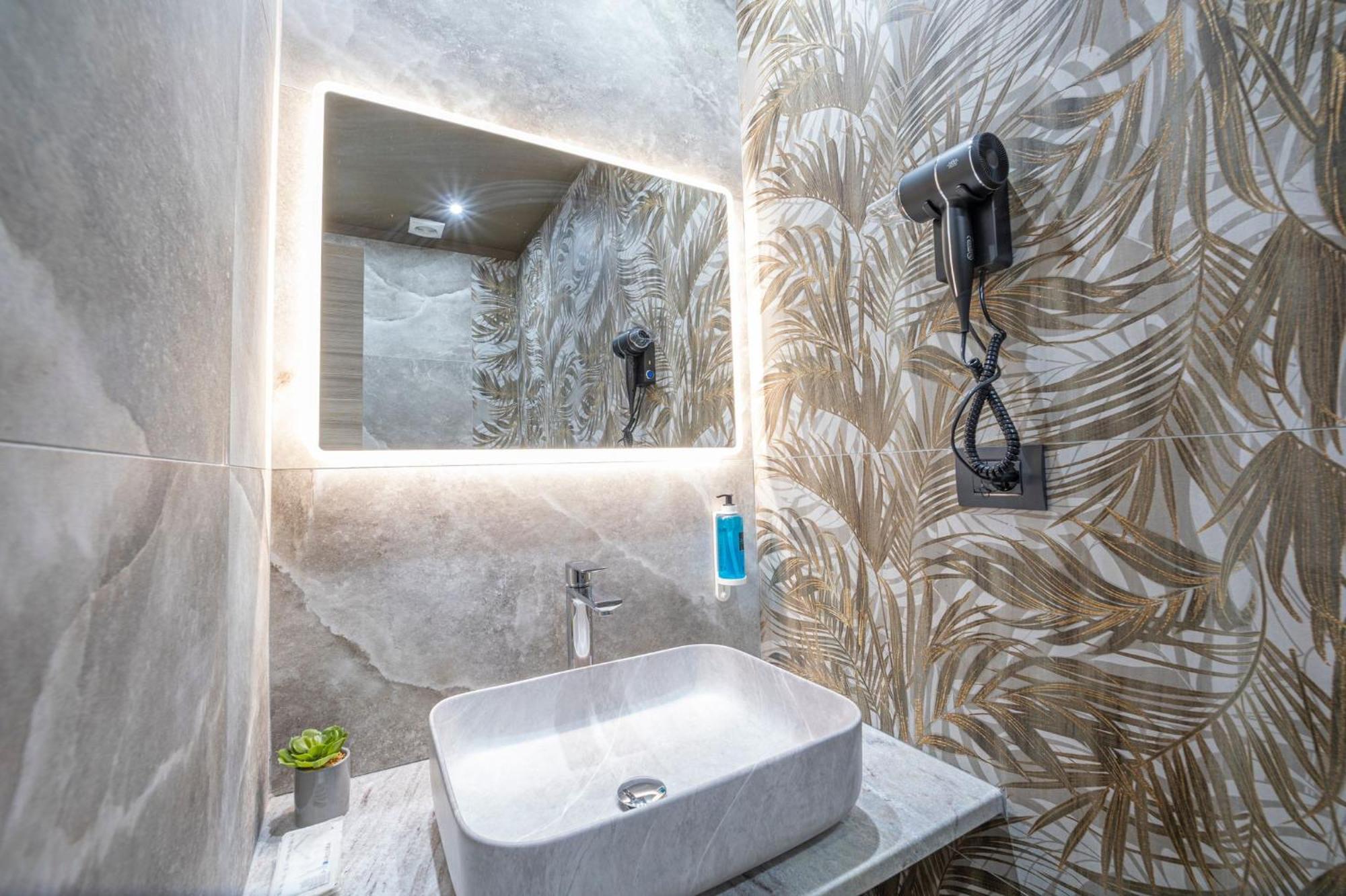 Virtus Prestige - Rooms & Apartments Рим Экстерьер фото